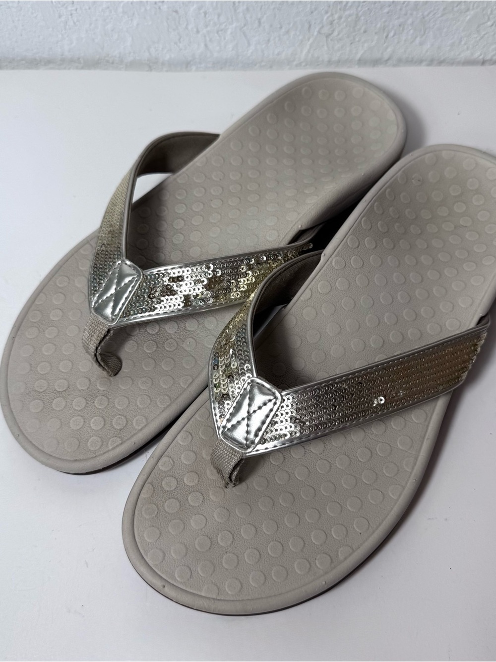 Vionic Tide Gold Sequin Flip Flop Sandals Orthotic